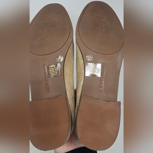 Lucky Brand Chaslie Leather Scalloped Gold Tan Metallic Slip On Loafers Size 8.5 - Picture 10 of 13